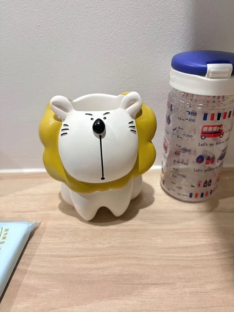 狮子笔筒桌面收纳笔筒