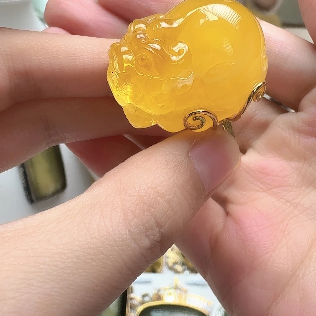 琥珀未镶嵌耳坠戒指