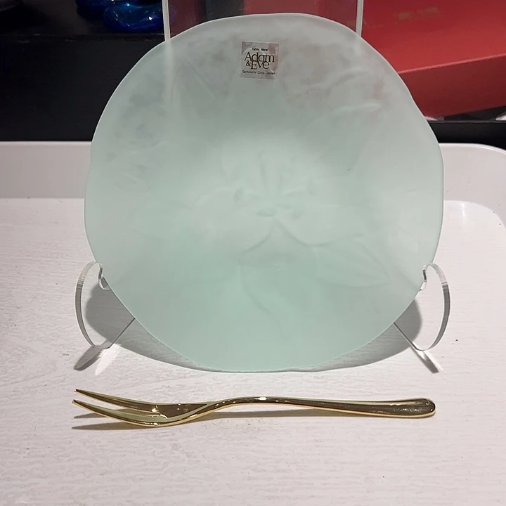 露***味瓷百合花立体浮雕果冻盘一个带个小金叉赞赞赞