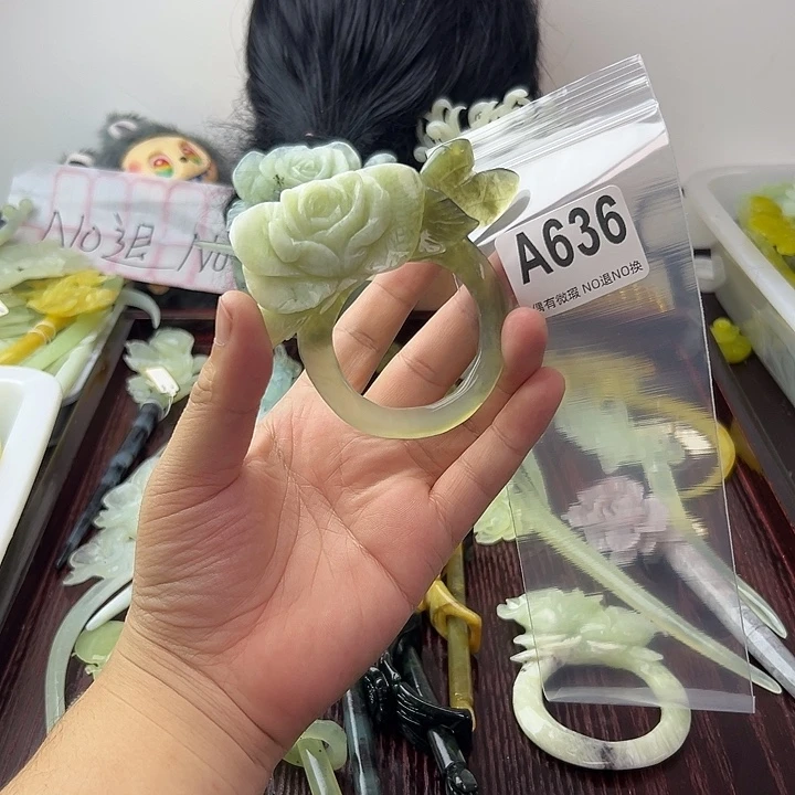 杨***蛇纹石玉合金发饰