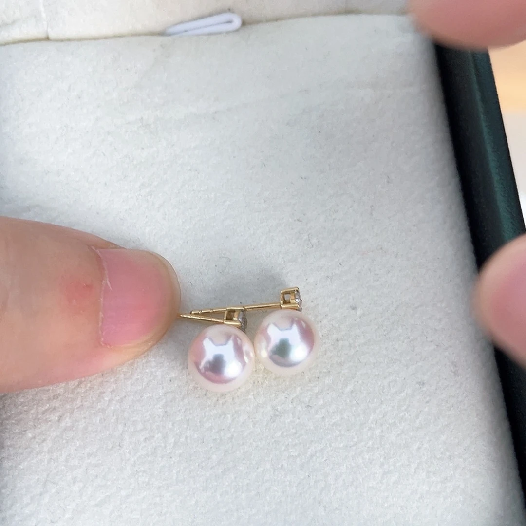 18K金镶嵌海水珍珠耳饰