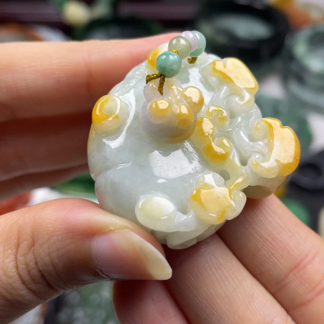 翡翠未镶嵌颈饰牌子