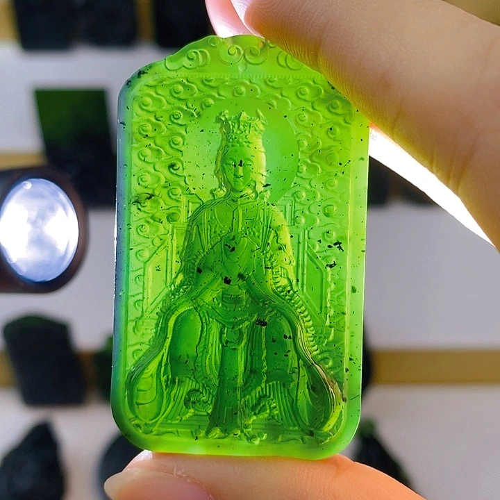 蛇纹石玉未镶嵌泰山奶奶