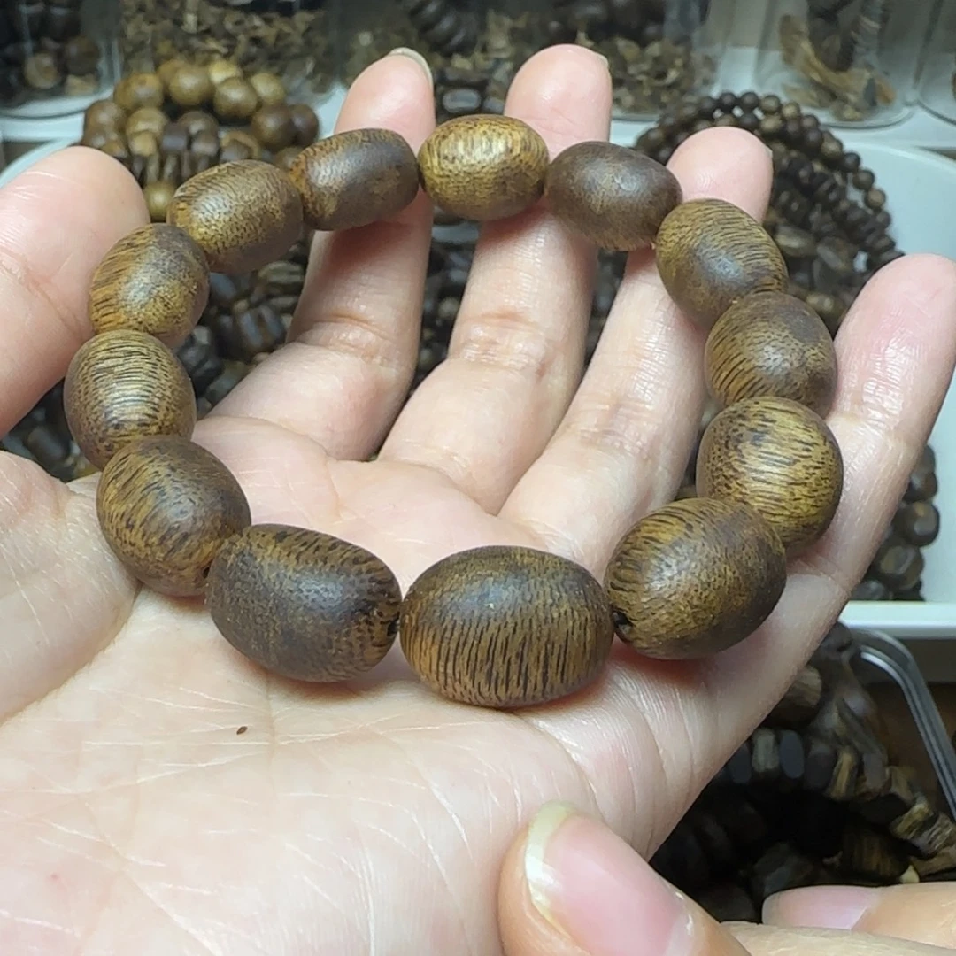 沉香手串单圈留疤乌身圆叶13.2克