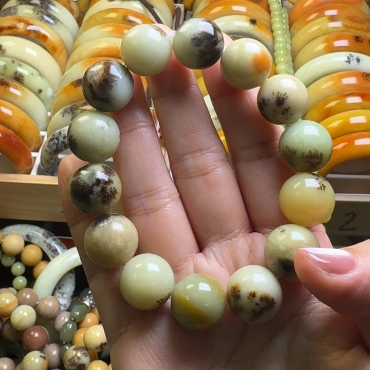 蛇纹石玉手串未镶嵌阿*