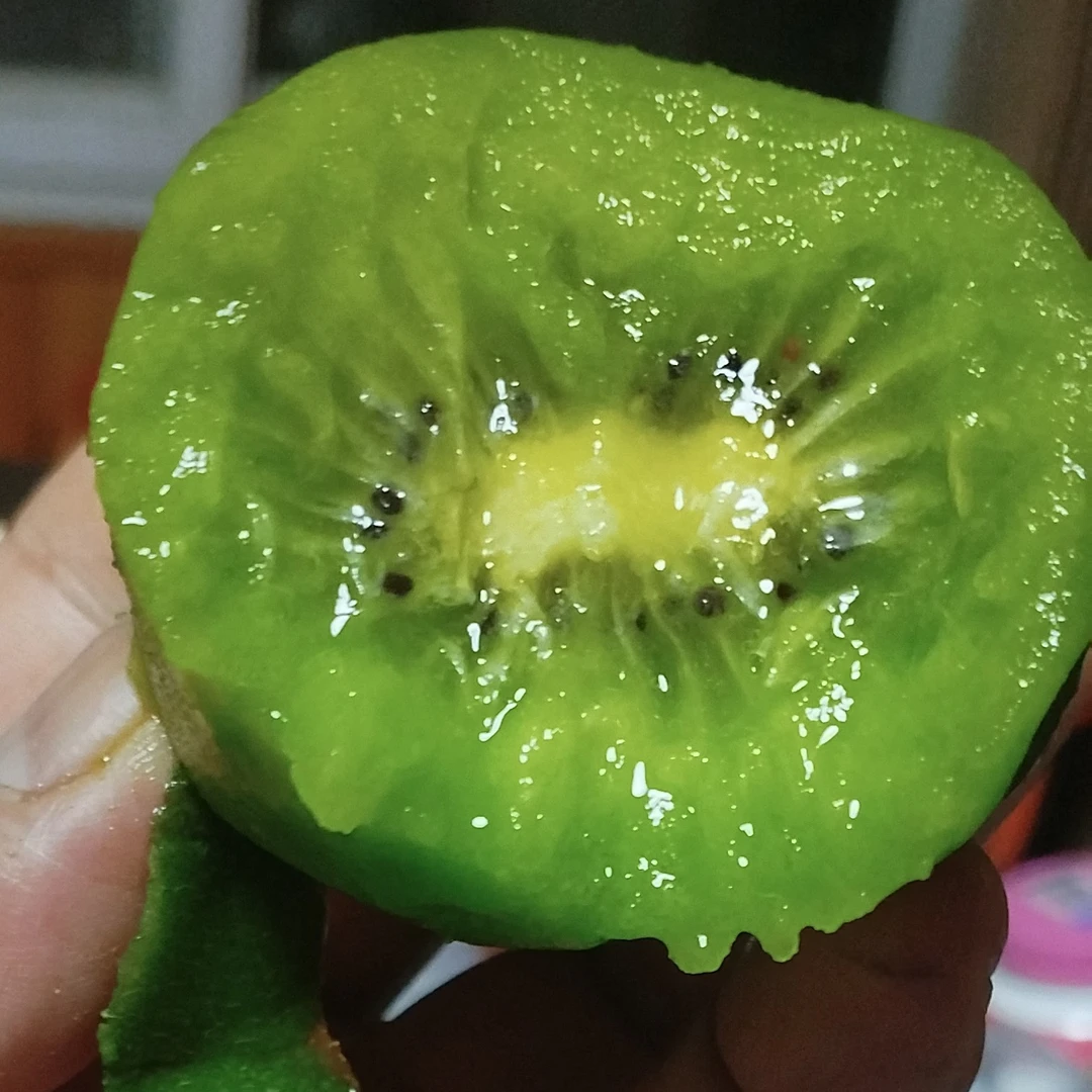 中果.每盒5斤，无毛绿心猕猴桃奇异果单果75克以上凉爽糯甜好吃