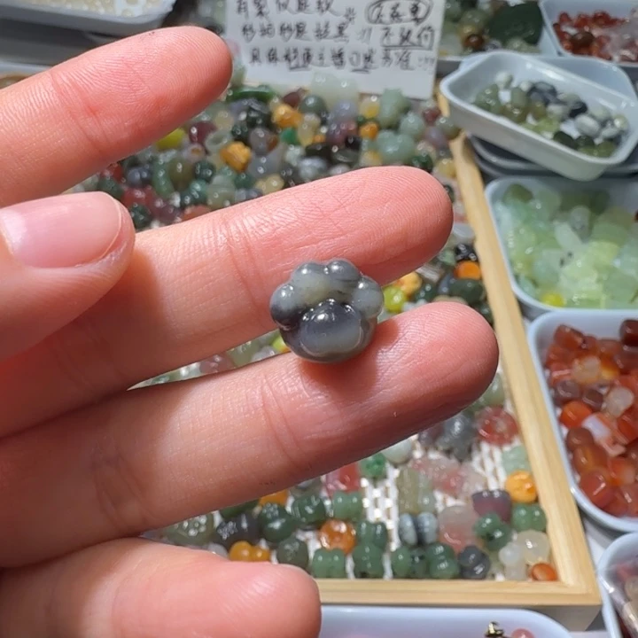 和田玉未镶嵌珠宝半成品璐*