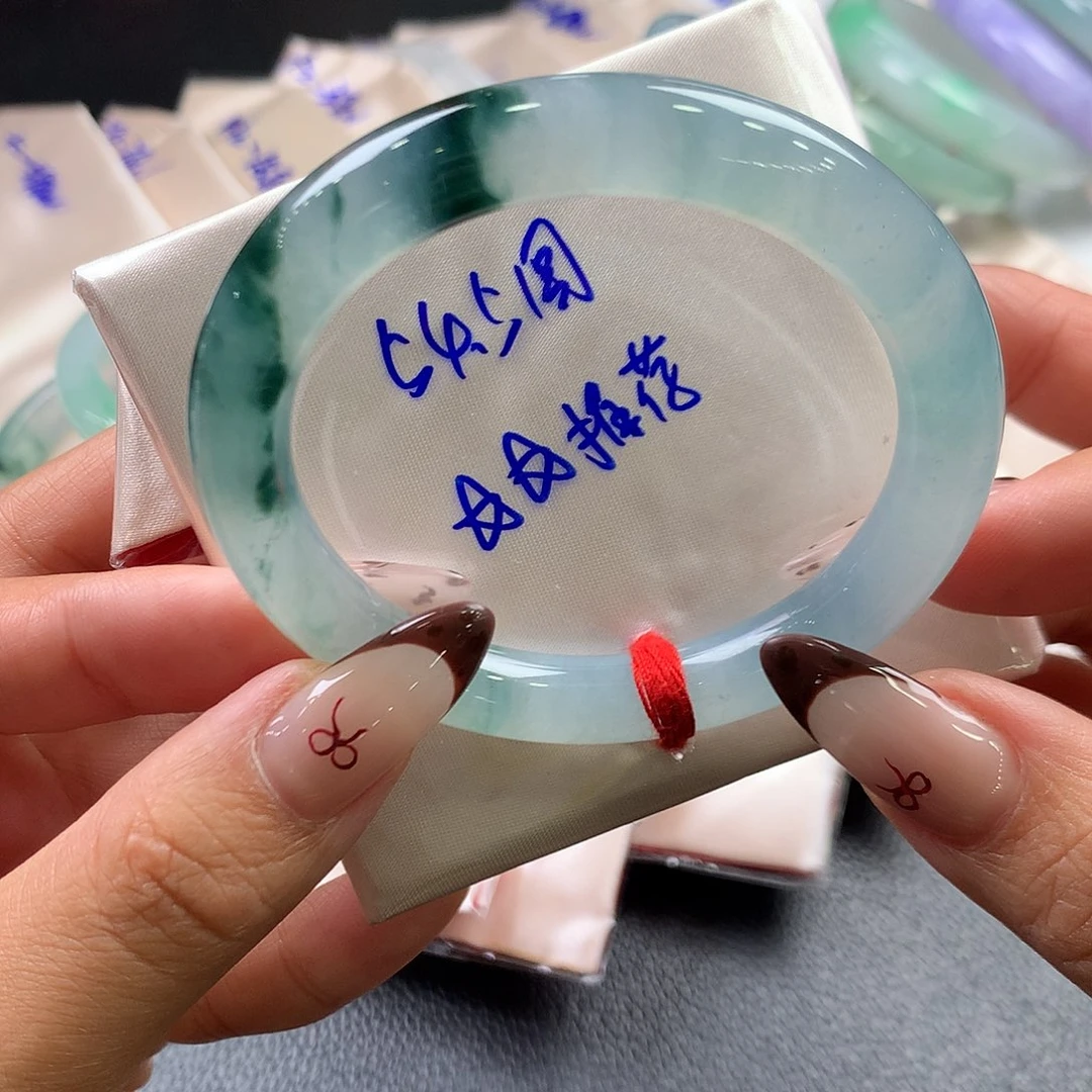 翡翠未镶嵌手镯（圆镯）6号