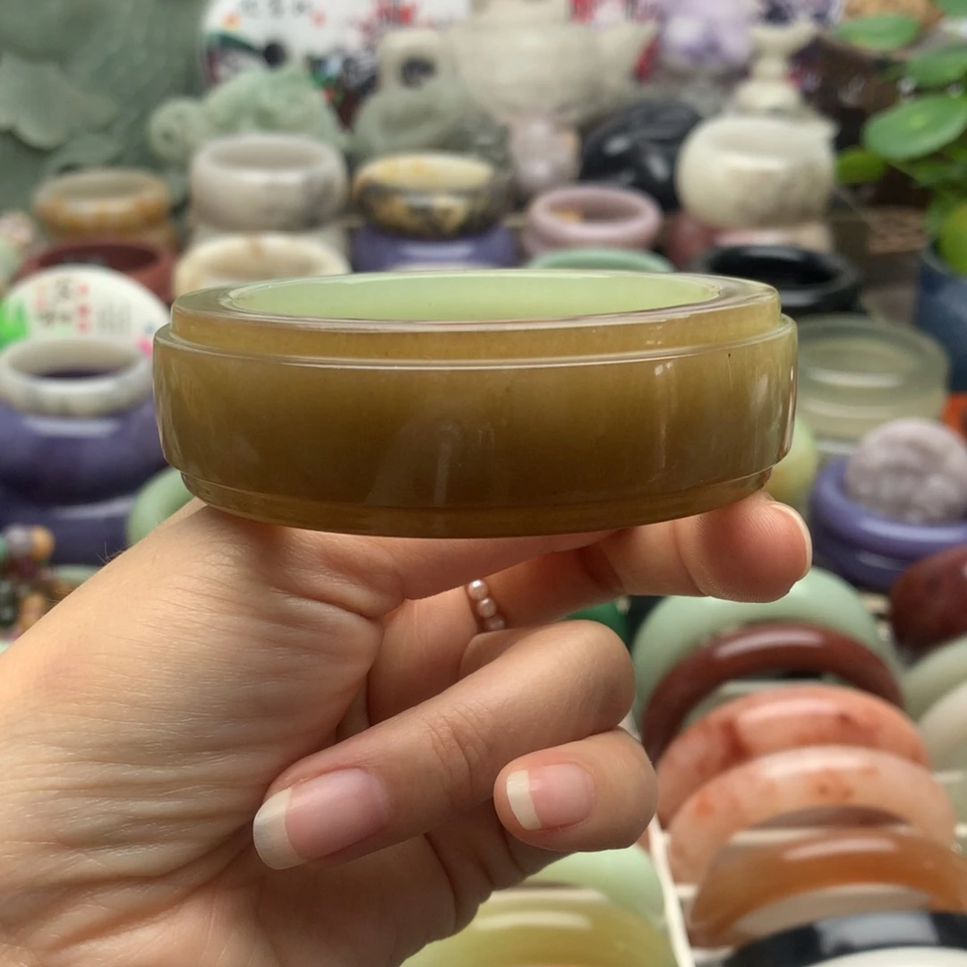 暖***夏石英岩玉未镶嵌手镯