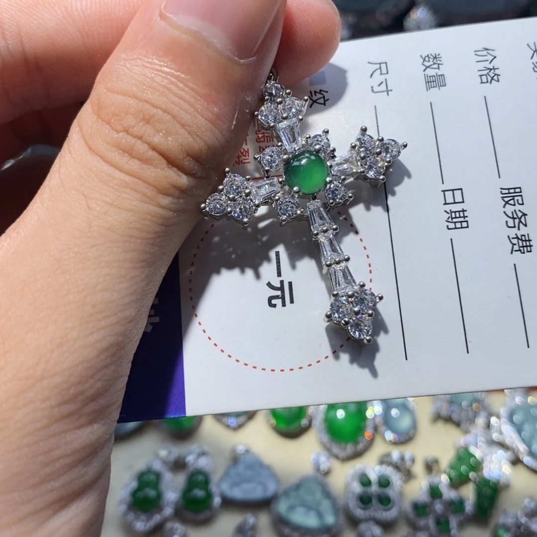 颈饰未镶嵌翡翠翡翠