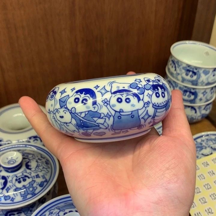 蜡笔小新甜甜圈盖置