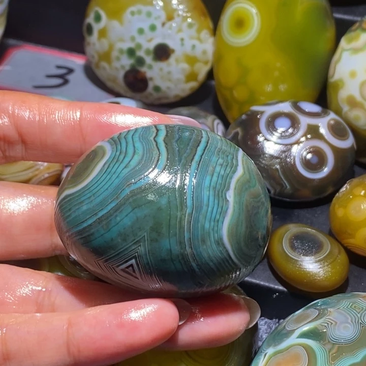 玛瑙/玉髓未镶嵌珠宝奇石50