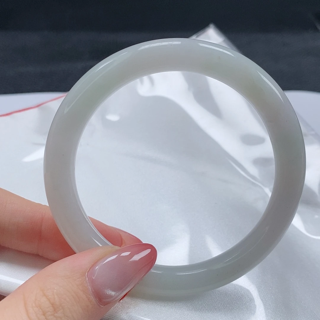 【闪购商品】翡翠手镯（圆镯）未镶嵌360号
