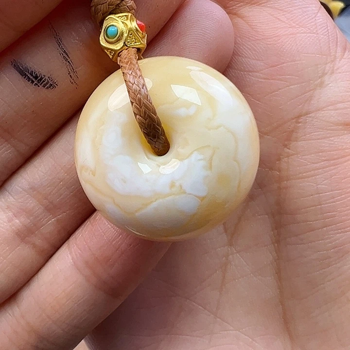 蜜蜡未镶嵌珠宝奇石