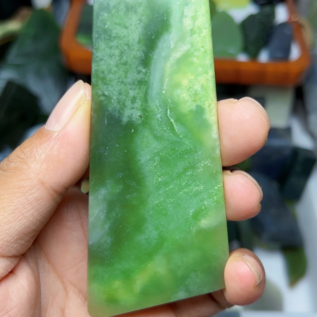 未镶嵌和田玉（翠青玉）珠宝半成品