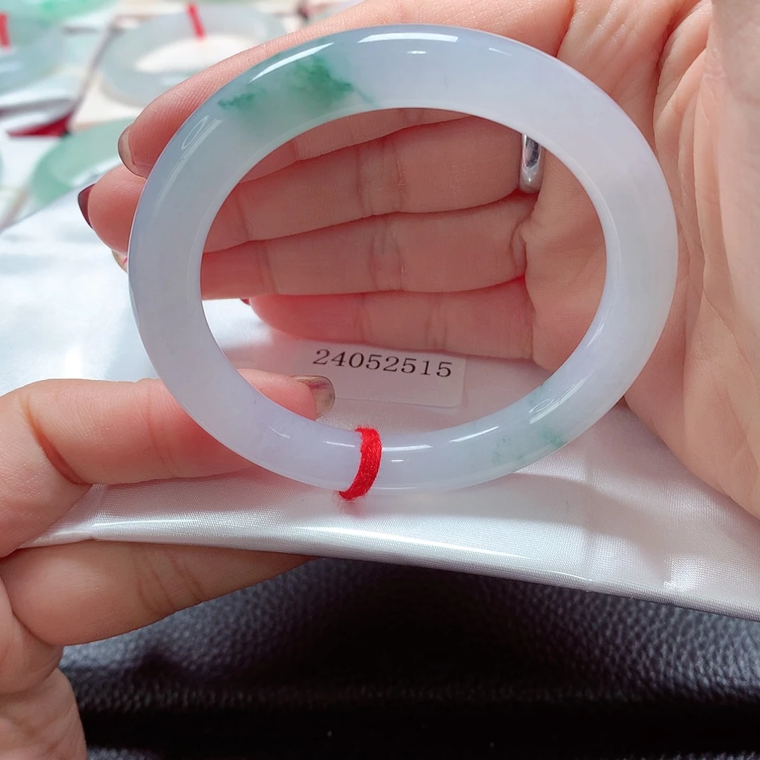 翡翠手镯（圆镯）未镶嵌