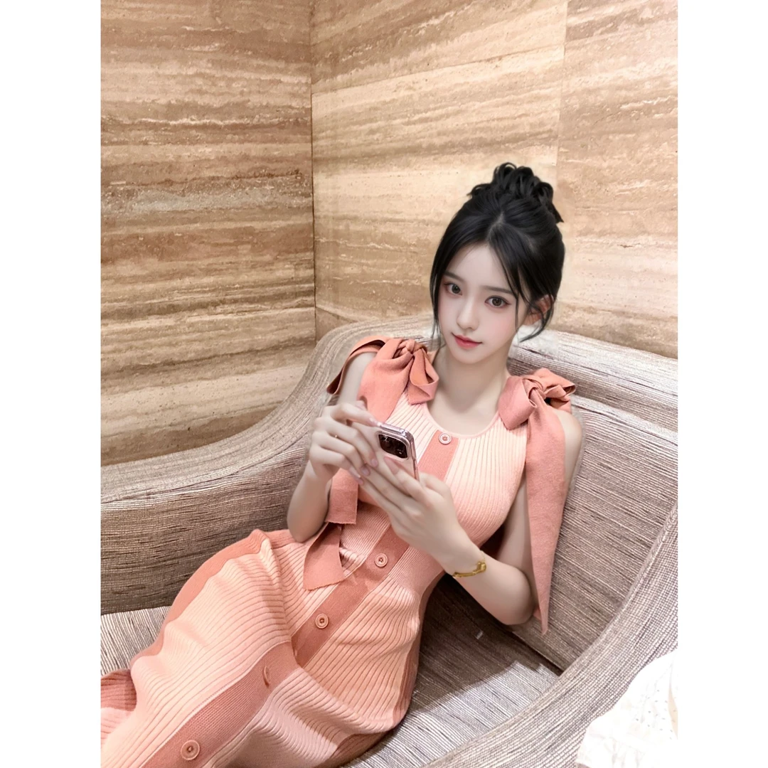时尚百搭法式收腰修身吊带包臀裙女轻奢小众设计感显瘦针织连衣裙
