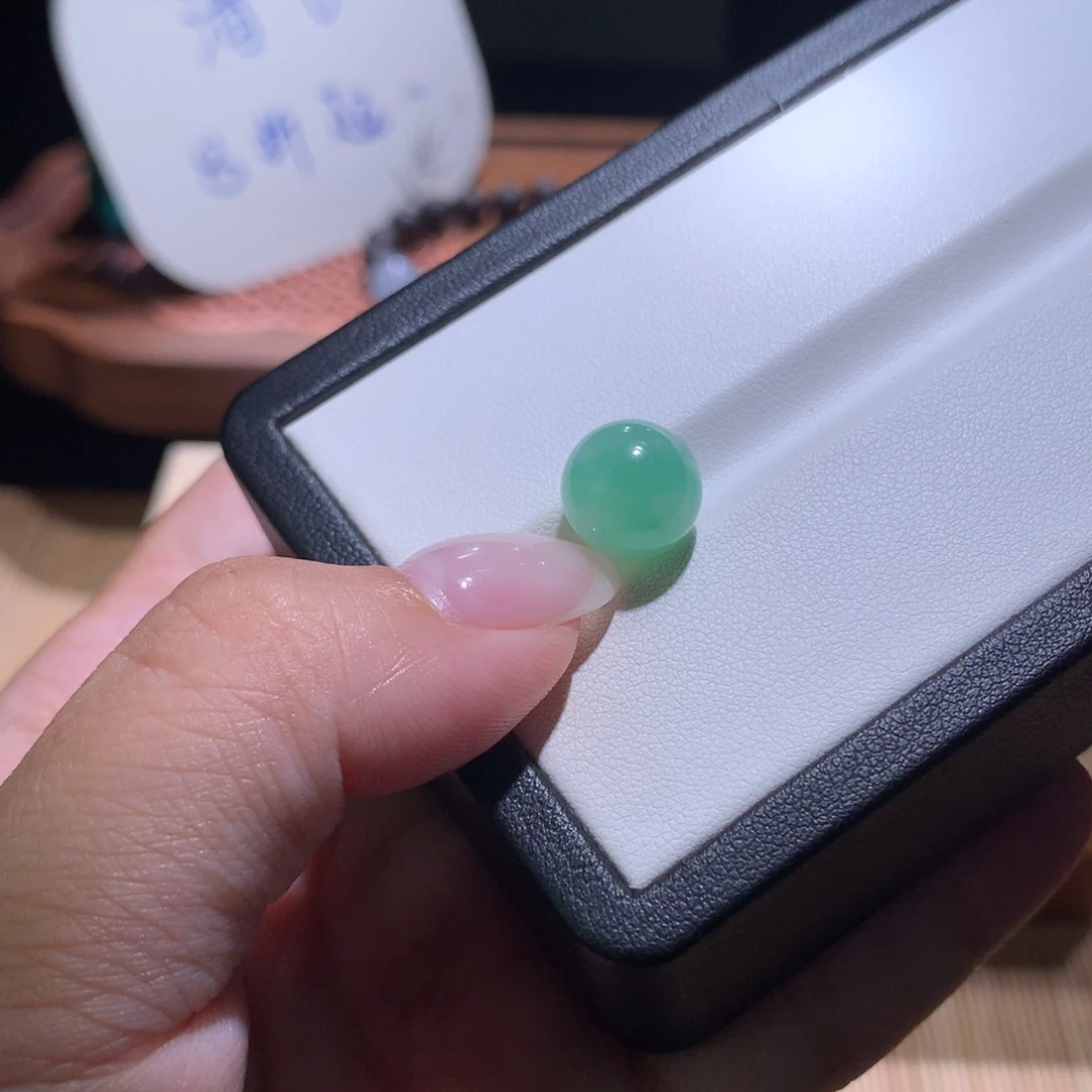 散珠翡翠特价果绿卡11