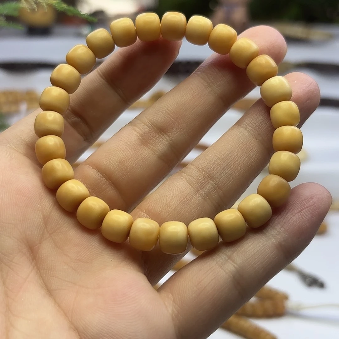 龙眼菩提手串Z****.龙脊菩提老料老型带钥匙孔卡8.5左右