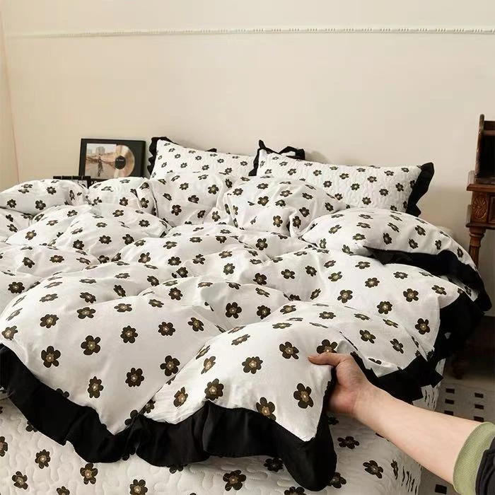 【拍一发三！三件套 换季 清】花边床裙款法式赫本床盖 四季 防滑