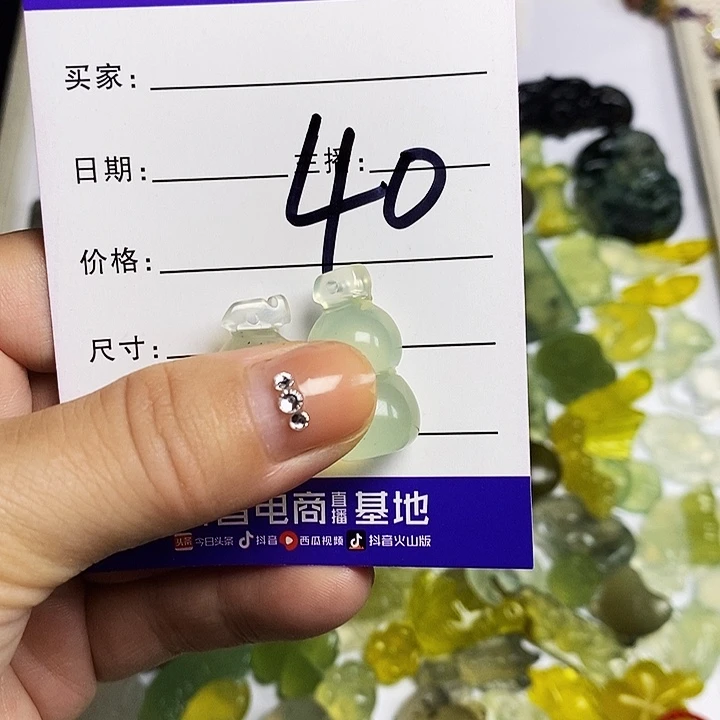 雅***活未镶嵌蛇纹石玉颈饰