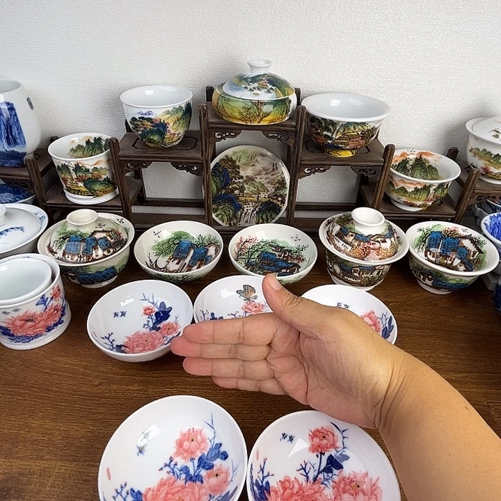 忠意堂釉下彩红牡丹