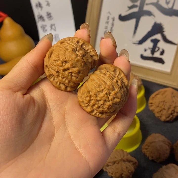 想****文玩核桃吊坠白狮子