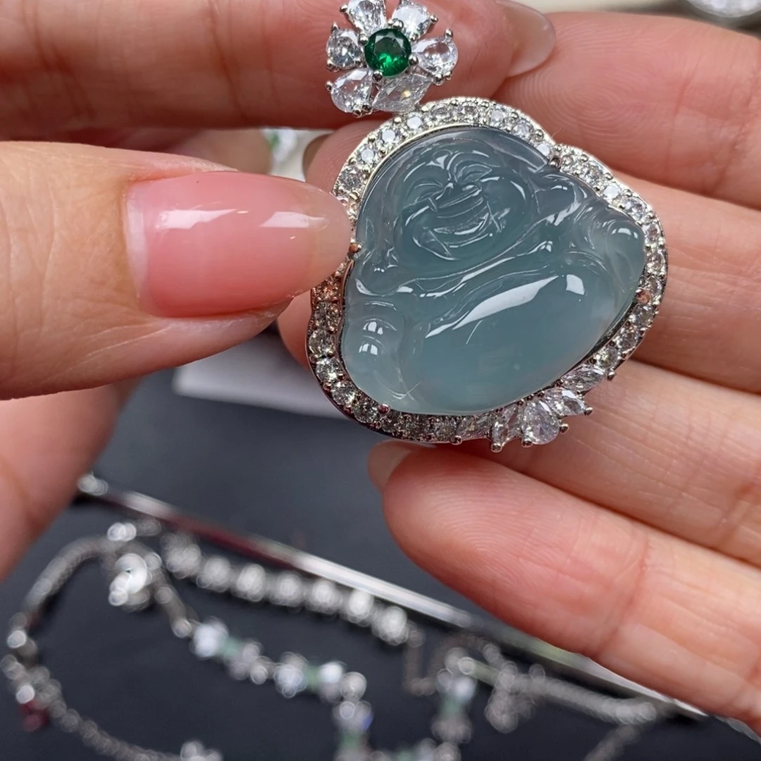 翡翠颈饰未镶嵌x****.翡翠