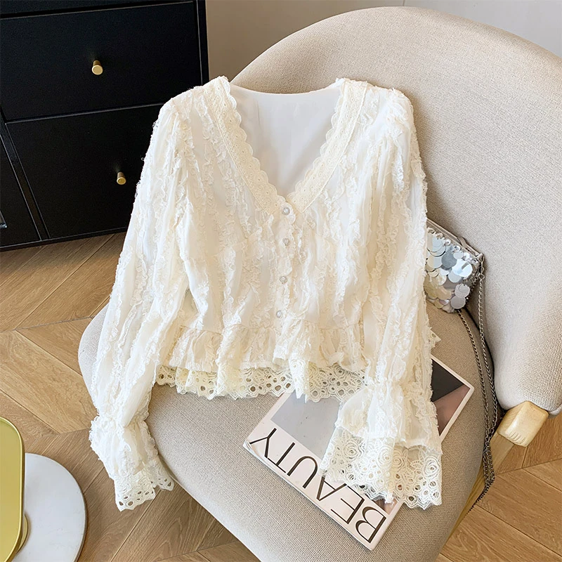 早秋v领蕾丝花边喇叭袖衬衫收腰显瘦短款上衣气质长袖白色洋气