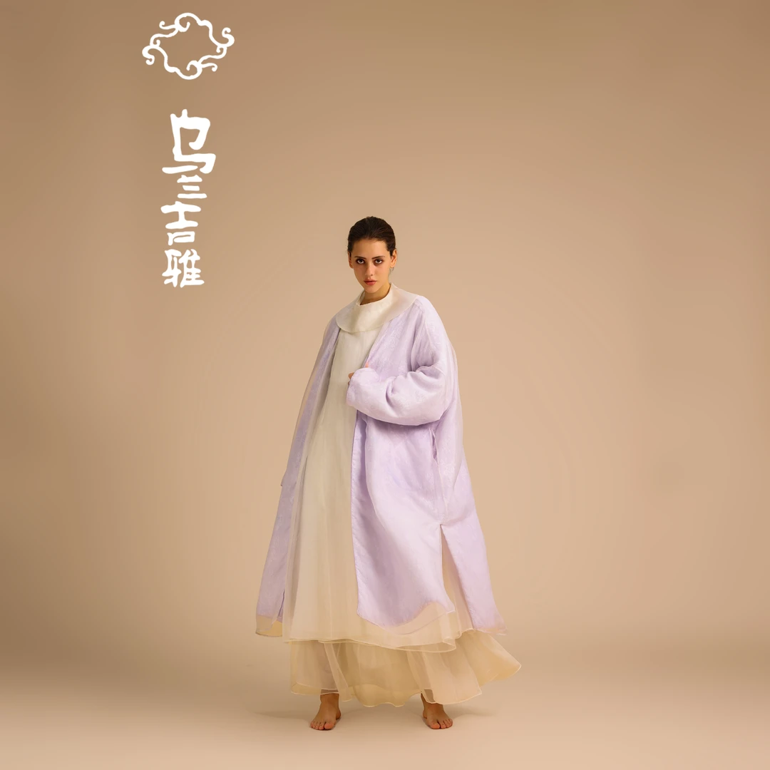 乌兰吉雅 原创设计高端女装伊乐琪棉袄