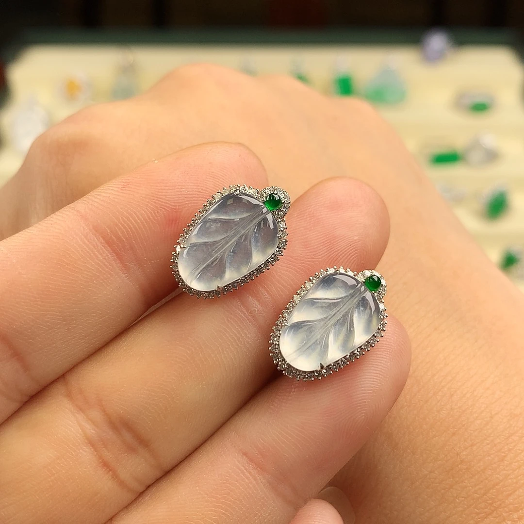 18K金镶嵌翡翠耳饰缅料