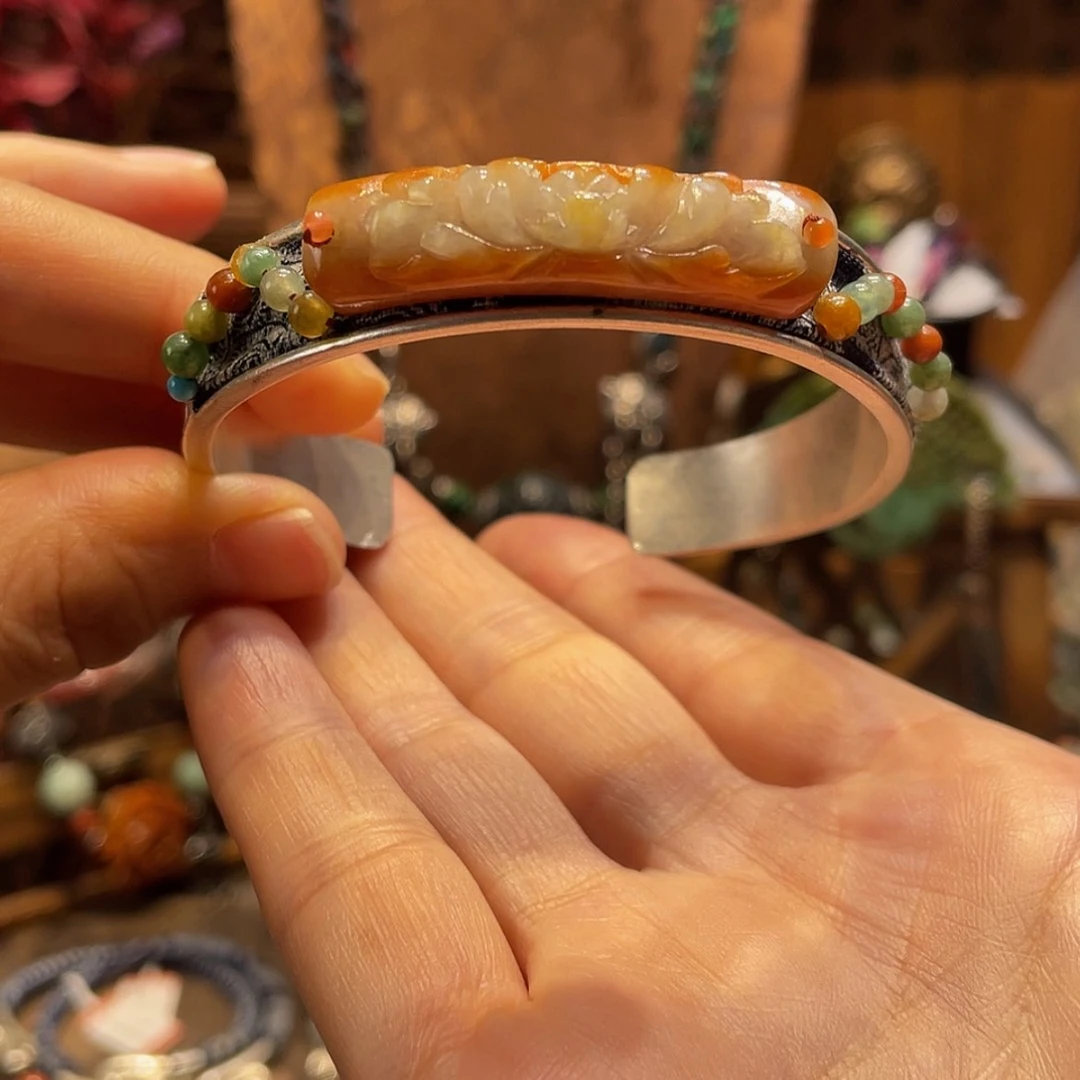 【闪购商品】翡翠未镶嵌颈饰