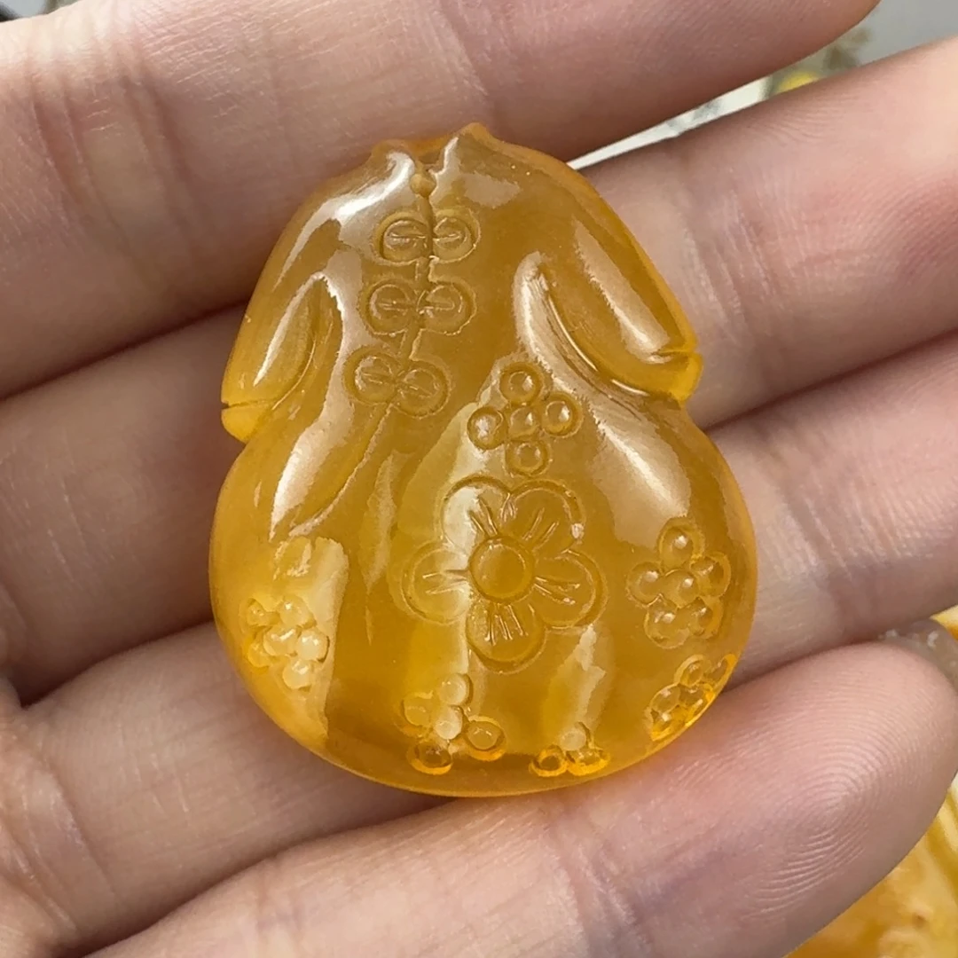 蜜蜡未镶嵌珠宝奇石全品 9.9/g 32.8×26.8×10.3mm
