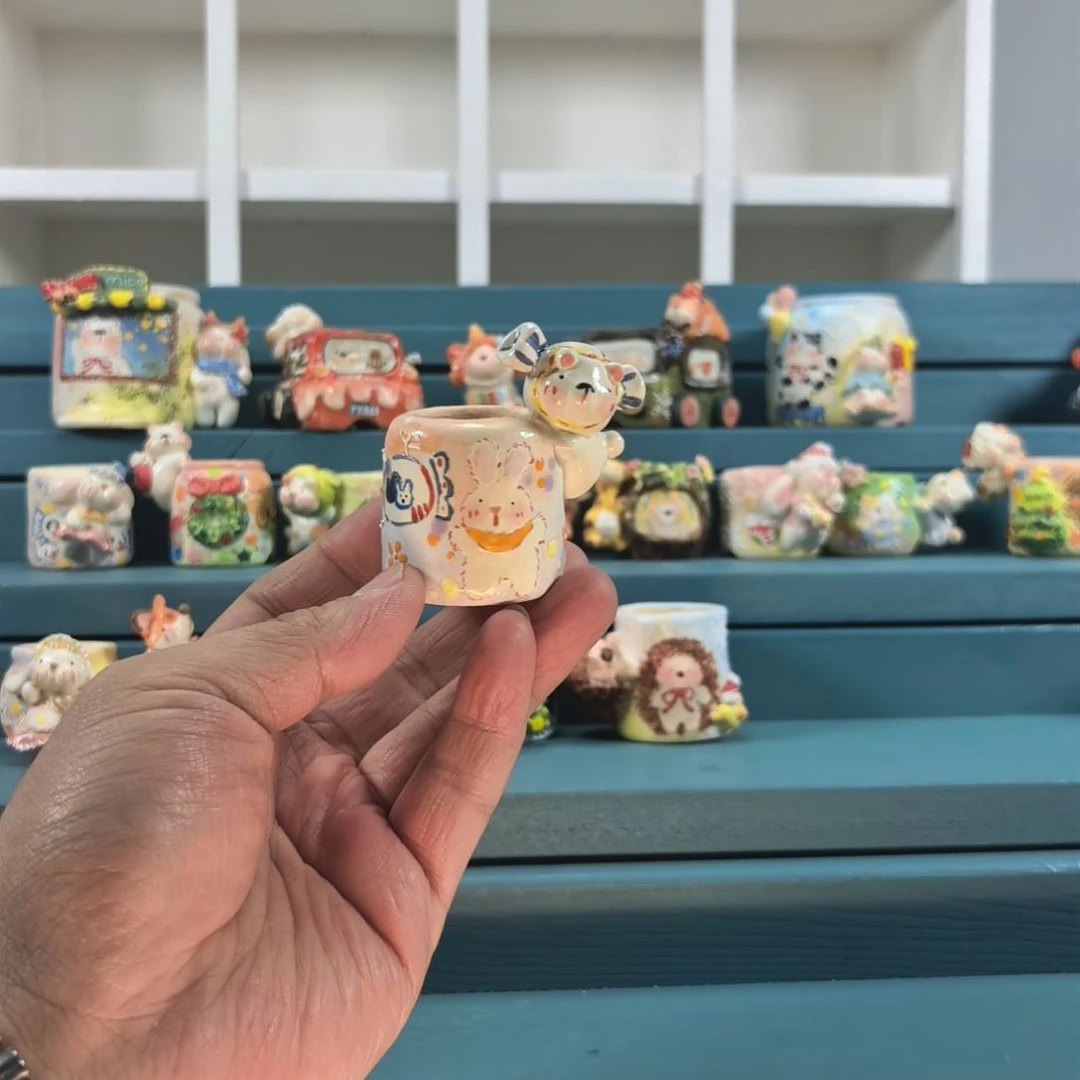 *****白兔小熊 手绘多肉花盆