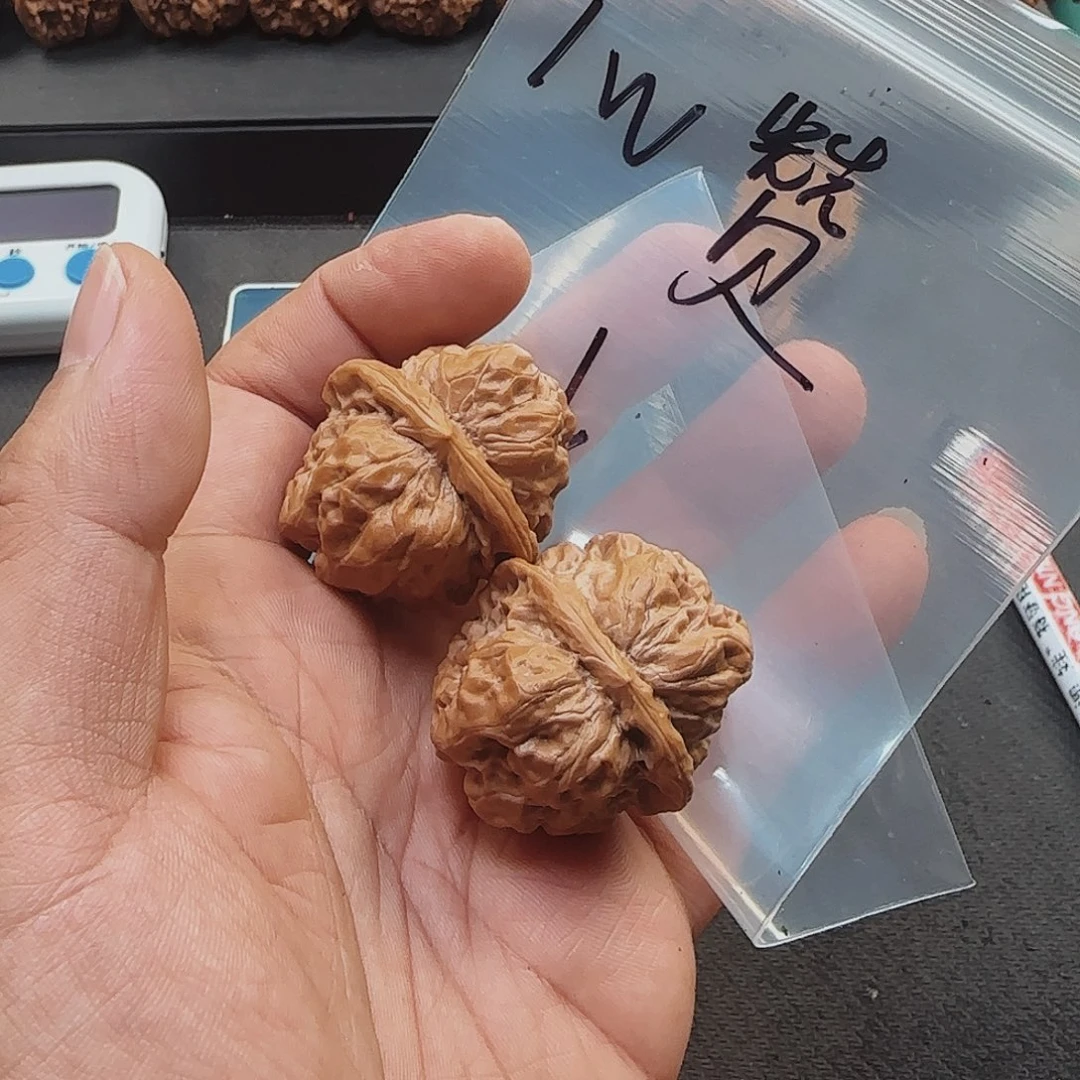 文玩核桃吊坠蛤蟆头