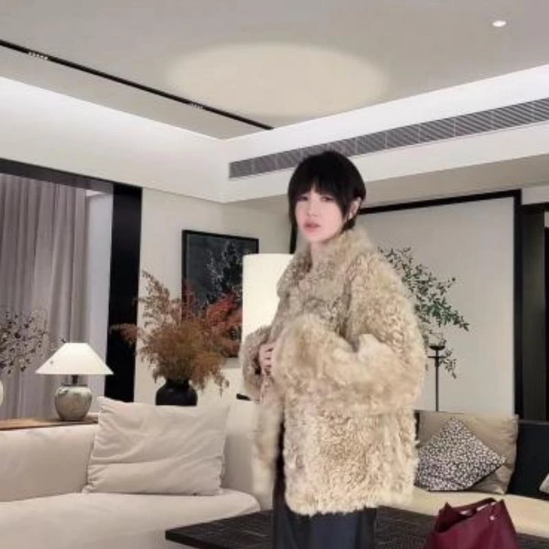 KOKO WANG秋冬时尚轻奢皮毛一体翻领休闲百搭外套304624I15W42