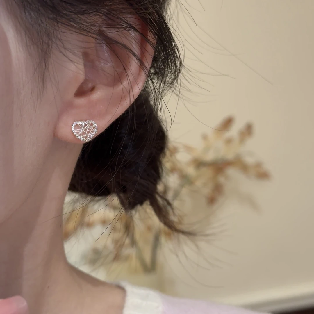铜合金耳饰 【心愿】轻奢设计感精致小众少女简约爱心耳钉秋冬款ins