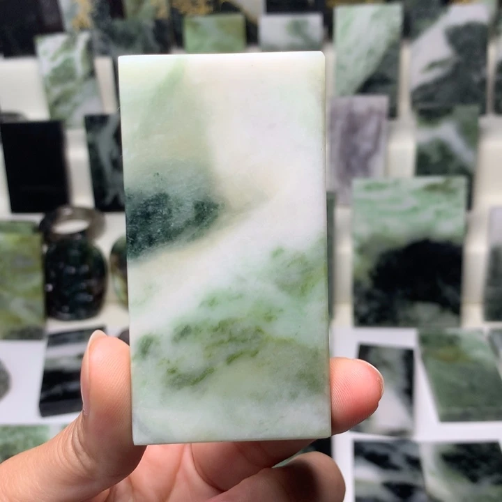 独山玉颈饰未镶嵌