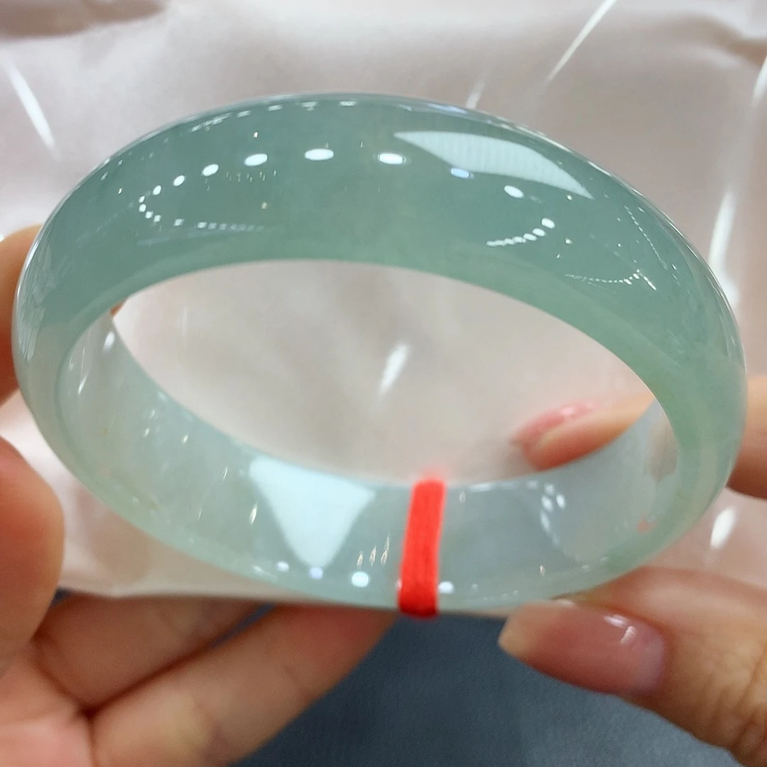 翡翠未镶嵌手镯60轮胎两天鉴赏