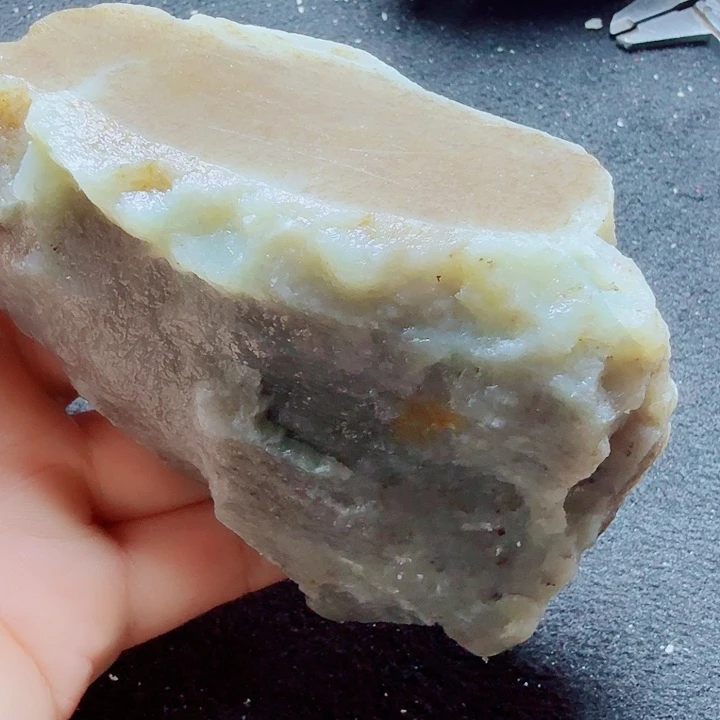 未镶嵌和田玉（糖玉）珠宝半成品