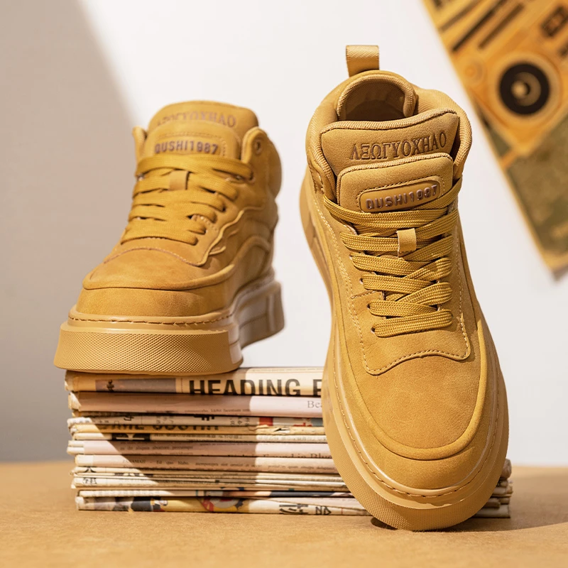 2025秋冬季男士高帮休闲鞋潮流风纯色休闲风板鞋平跟韩式春秋鞋子