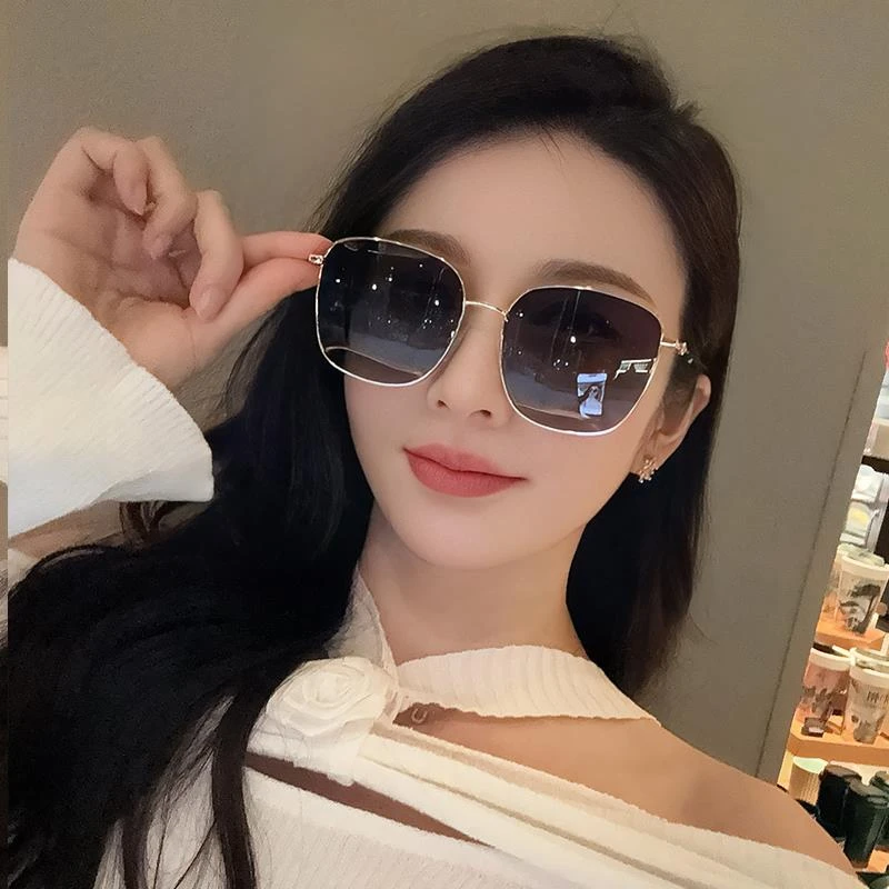 墨镜女生款时尚2025新款太阳眼镜女士防紫外线显脸小开车专用近视