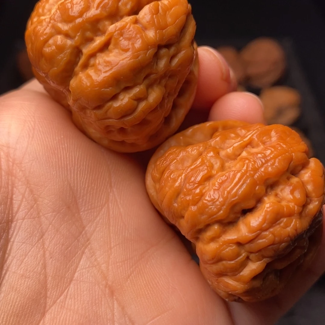文玩核桃把件秦岭野生核桃
