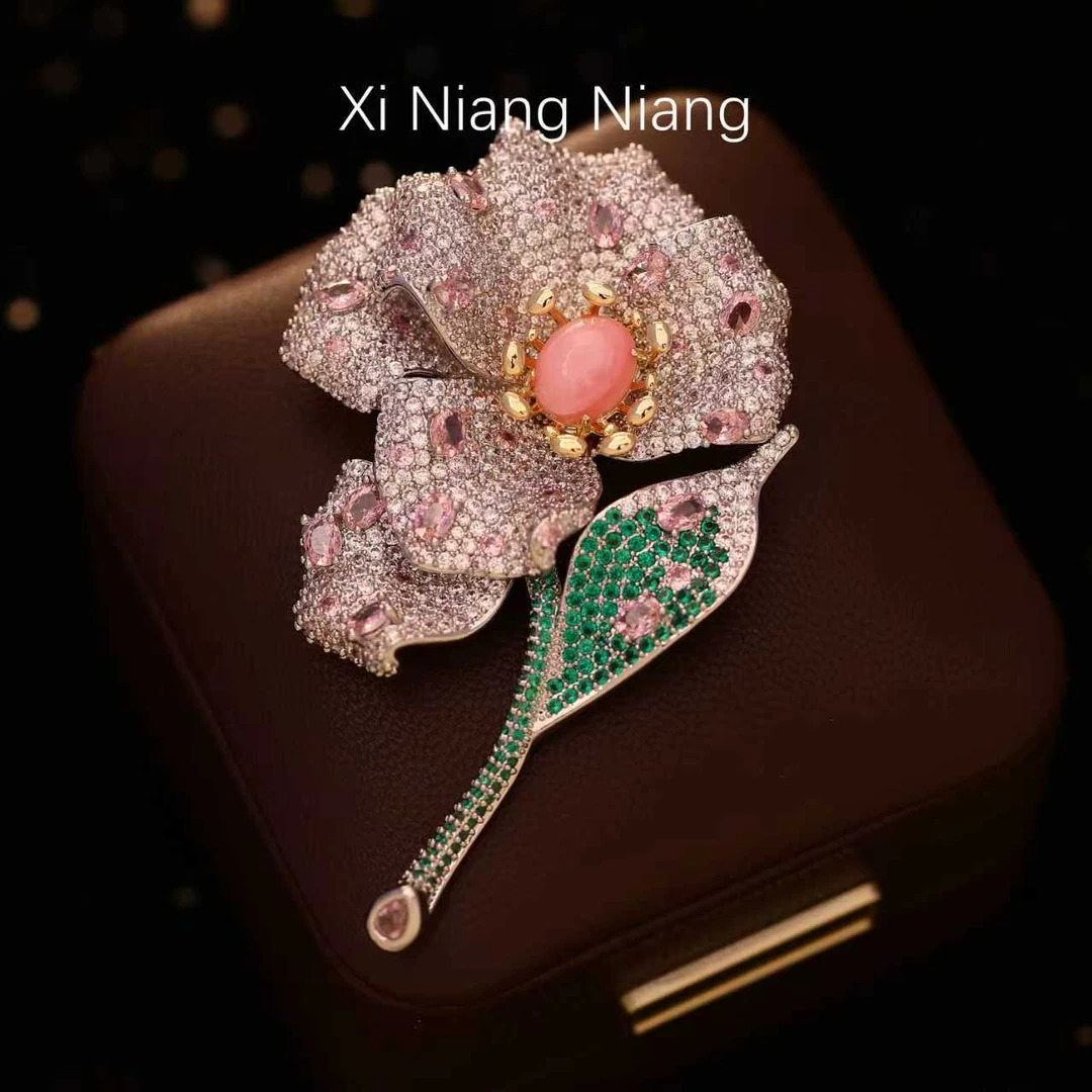 铜合金仿水晶胸针 澜七-星蒂倪妮同款设计师款经典玫瑰胸针S5096