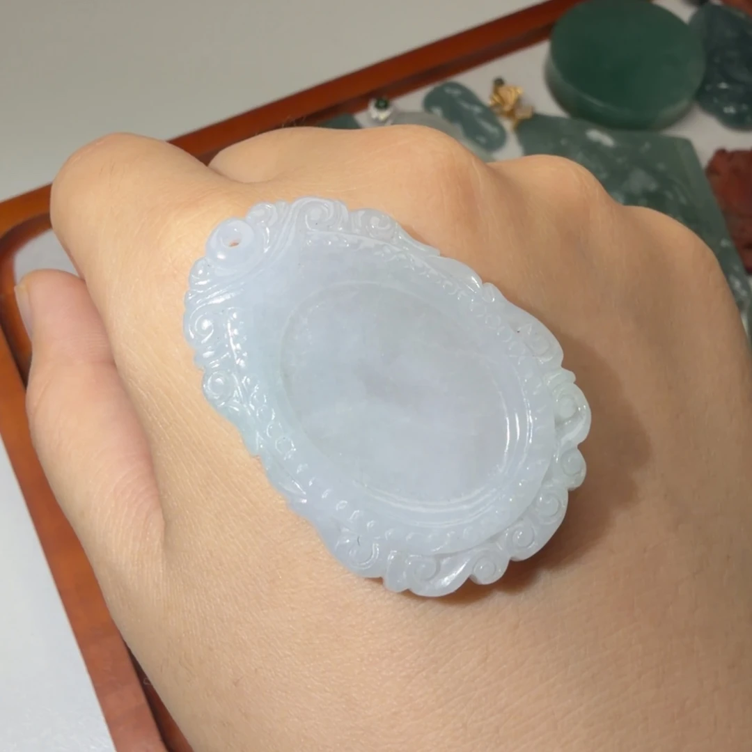 翡翠未镶嵌颈饰好