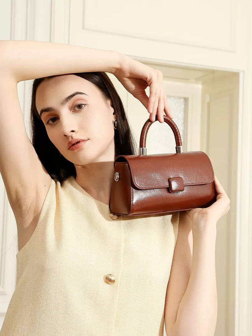 真皮手提包女2025新款包包轻奢小众高级感单肩斜挎包轻便百搭小型