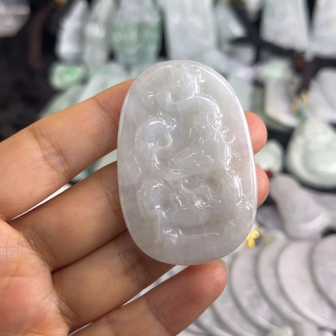翡翠未镶嵌吊坠(不含链)瑕疵