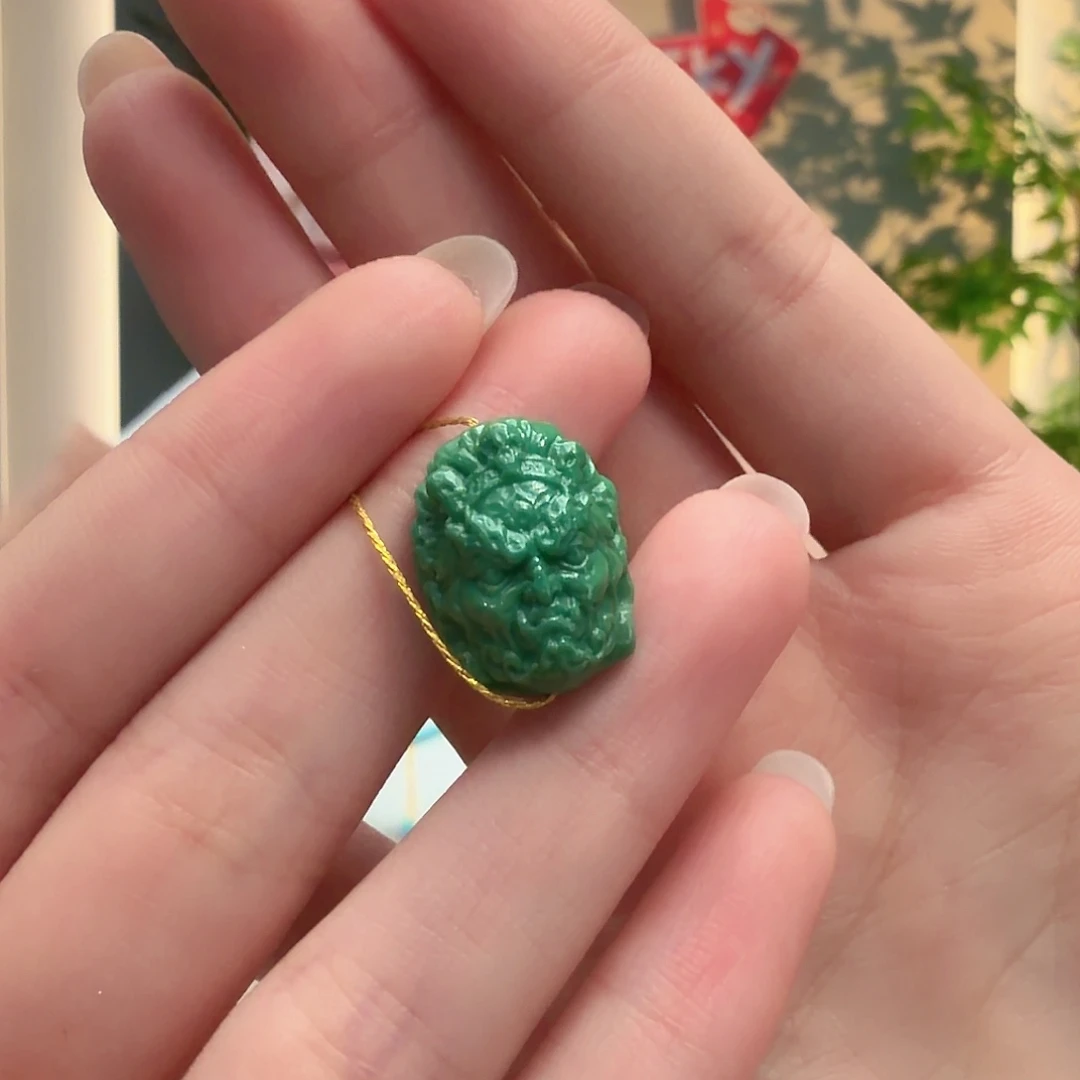 绿松石未镶嵌颈饰