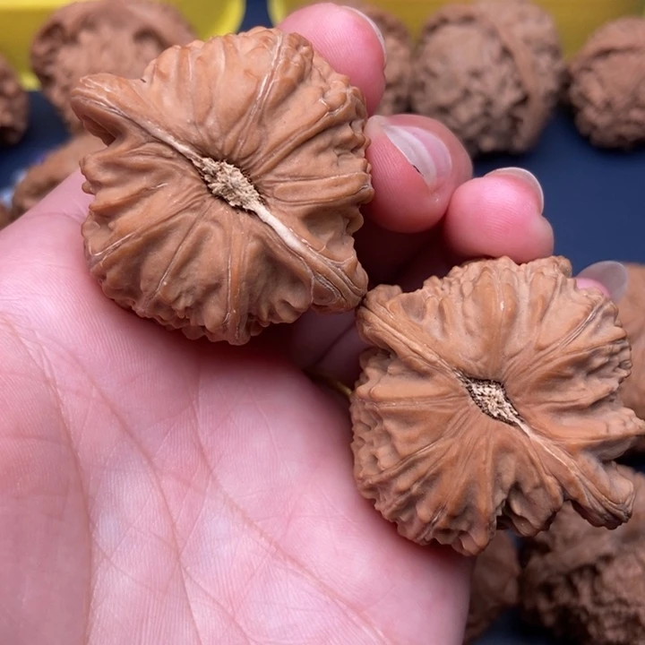 用***8核桃手串/手链白狮子