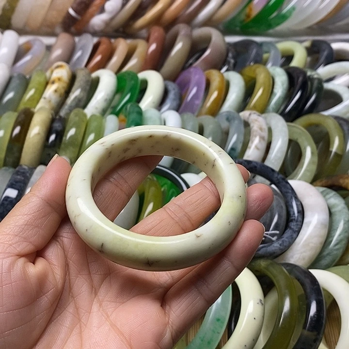 未镶嵌蛇纹石玉手镯